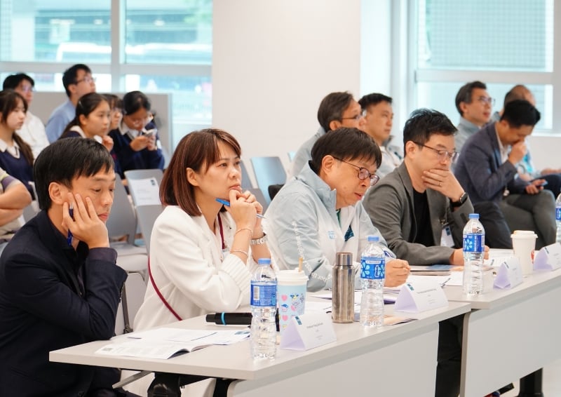 The judging panel consisted of Mr Tony Ho JP, The Hon Michelle Tang, Mr Terry Chan and Professor Yang Jiachuan. Image credit: ICE HKA G&amp;S