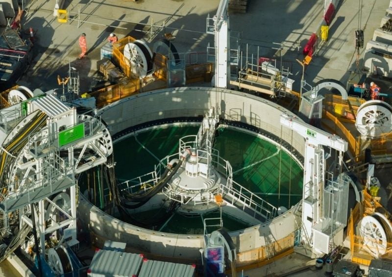National Grid Grain to Tilbury tunnel and vertical shaft sinking machine