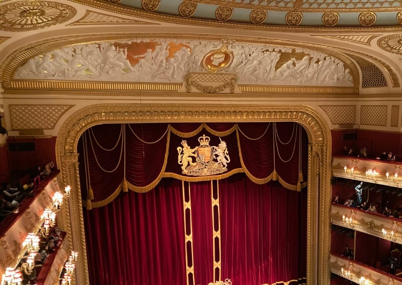 The Royal Opera House in London hosts the oldest surviving fibrous plaster in the country. Image credit: Peter Evans (licensed under <a href="https://creativecommons.org/licenses/by-sa/2.0/deed.en">CC BY-SA 2.0</a>)