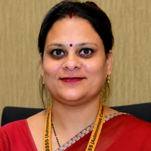 Dr Yashi Tiwari