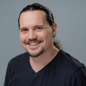 Dr Garry Codling