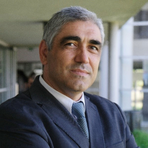 Humberto Varum