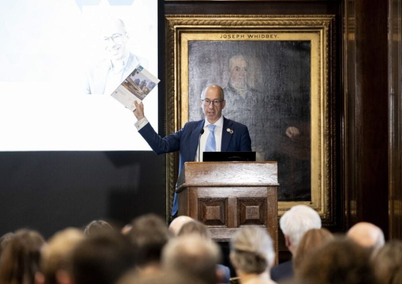 Richard Threlfall, EBI expert and EBI Steering Group member, launching the updated guidance at the Enabling Better Infrastructure International Conference. Image credit: ICE