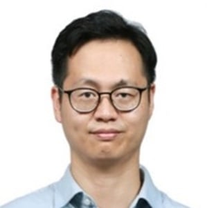 Dr Wang Yan-Bo