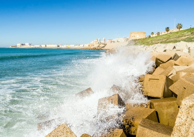 learning from 40 years of breakwaters
